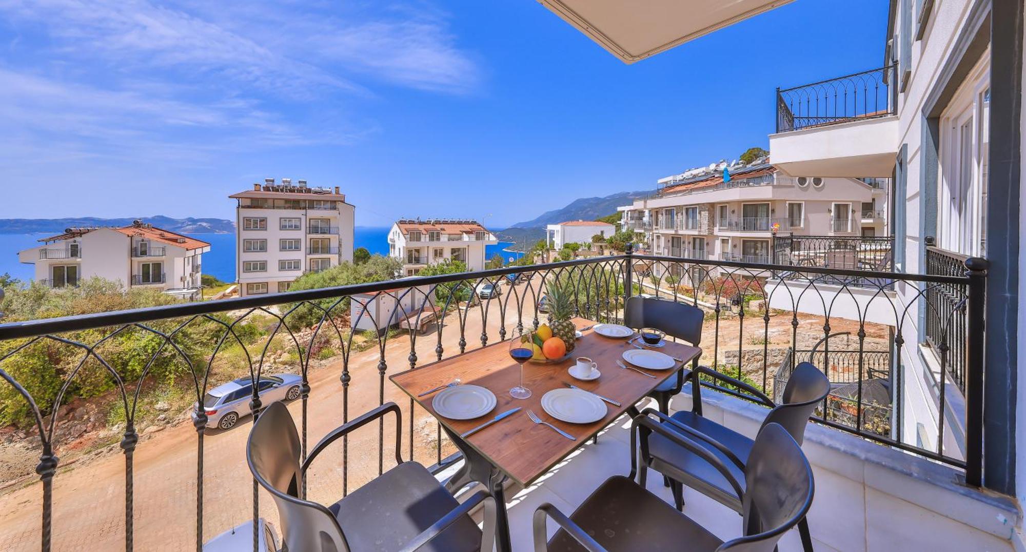 Goekyuezue Suit Apart Kaş Exterior photo