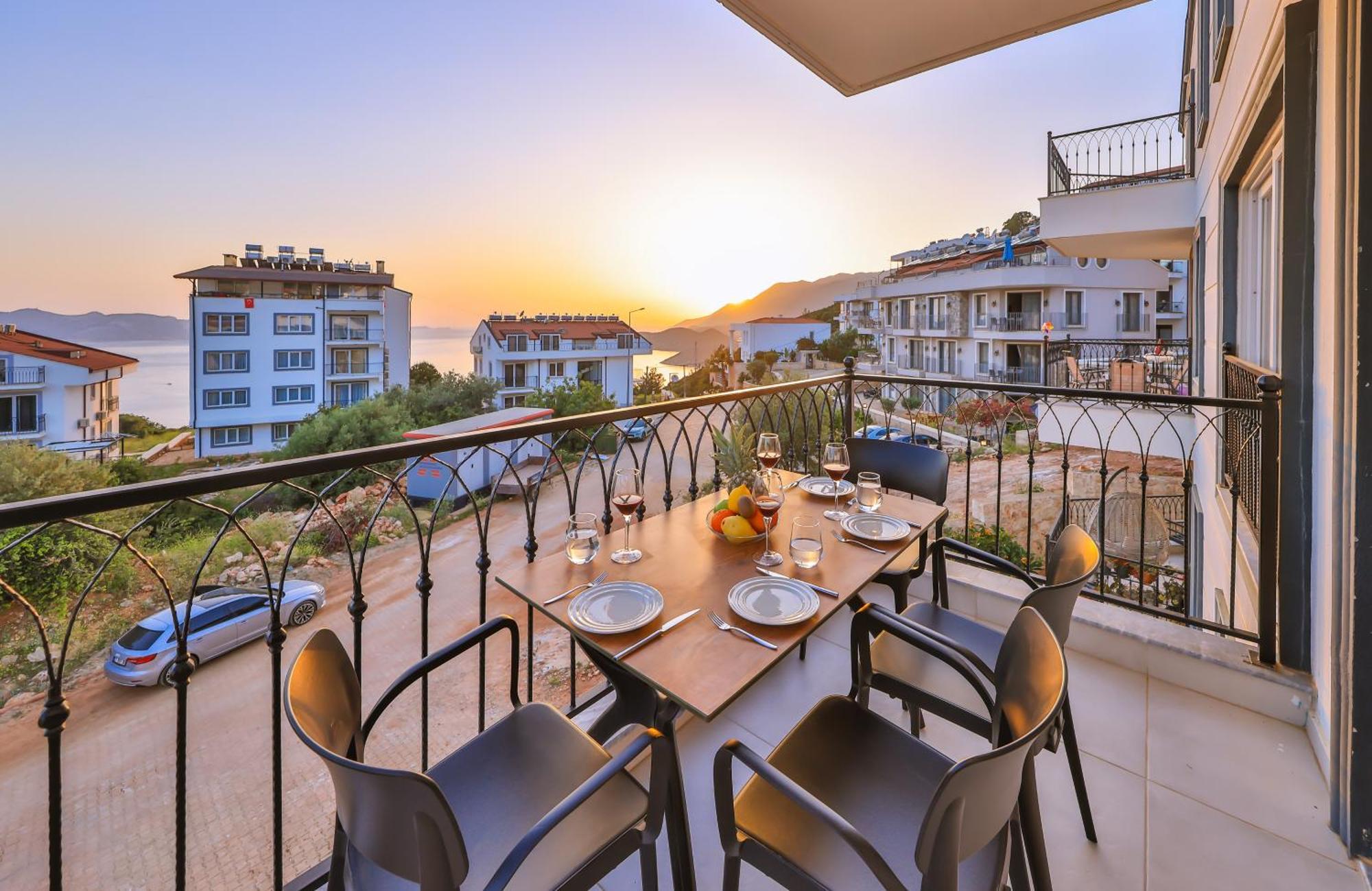 Goekyuezue Suit Apart Kaş Exterior photo