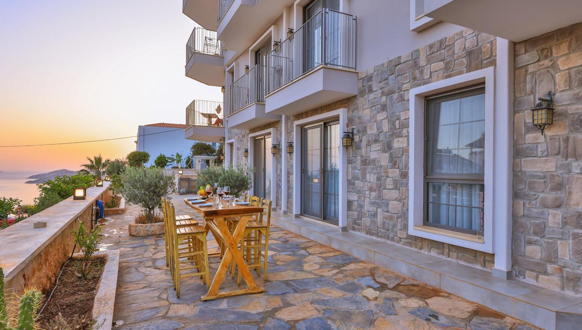 Goekyuezue Suit Apart Kaş Exterior photo