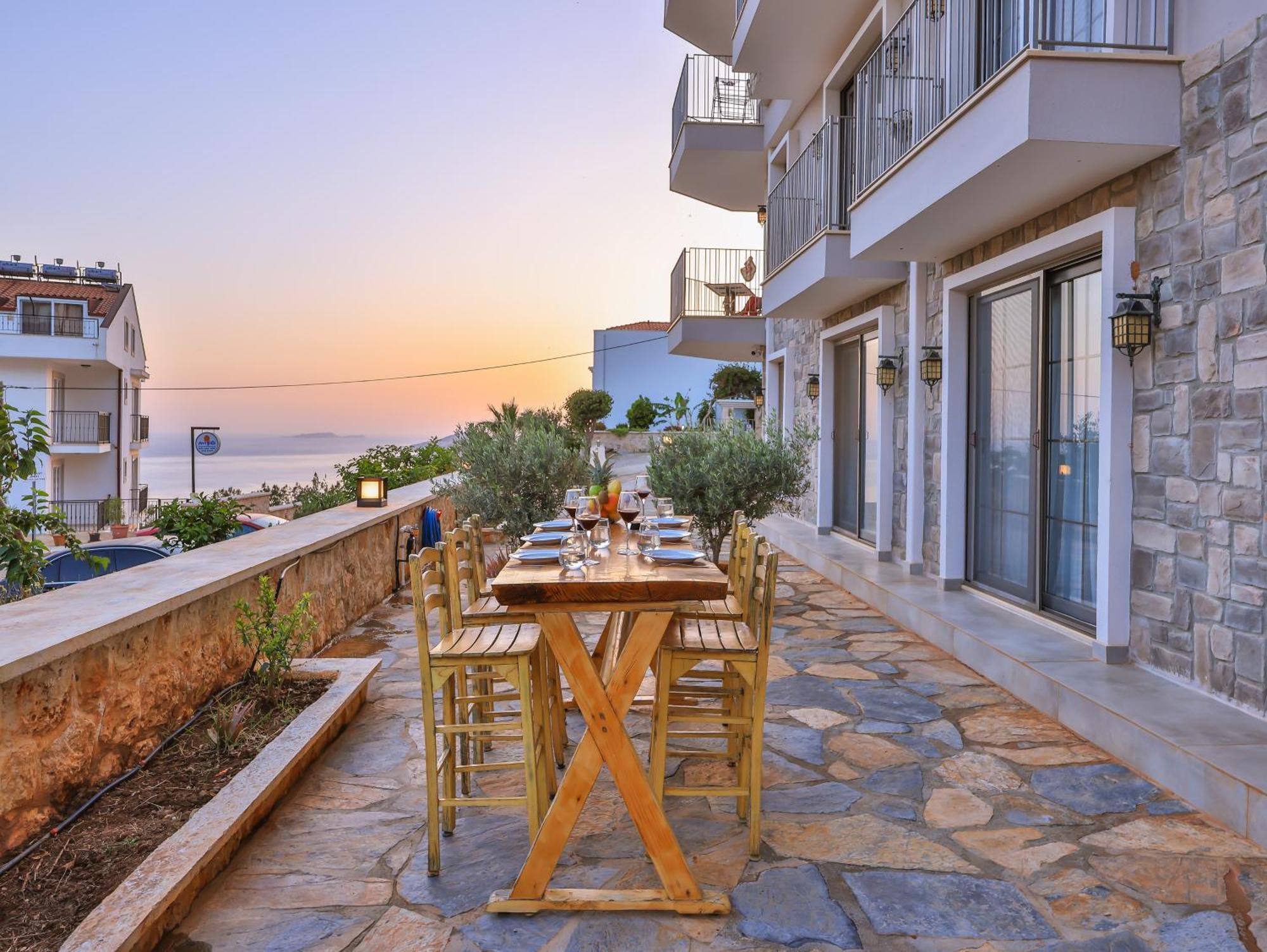 Goekyuezue Suit Apart Kaş Exterior photo